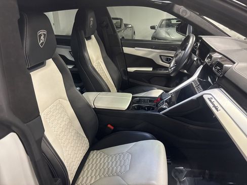 Used 2020 Lamborghini Urus image 10