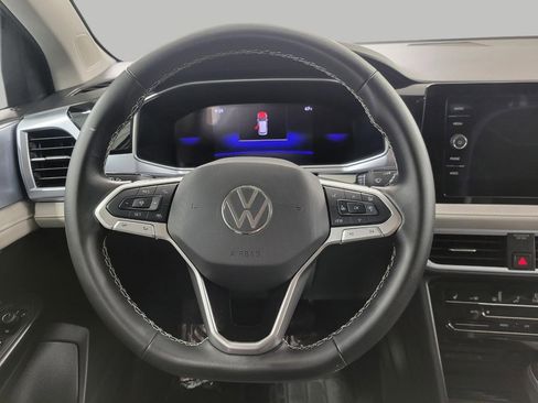 Used 2025 Volkswagen Taos SE AWD/4WD image 6