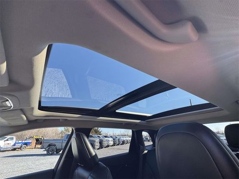 Used 2015 Jeep Cherokee Limited image 4