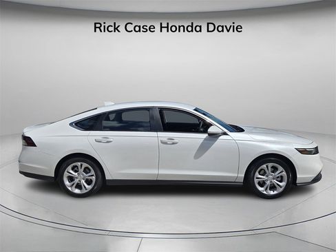 Certified 2025 Honda Accord LX image 3