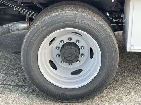 New 2026 Ford F450 XL w/ XL Chrome Package image 10