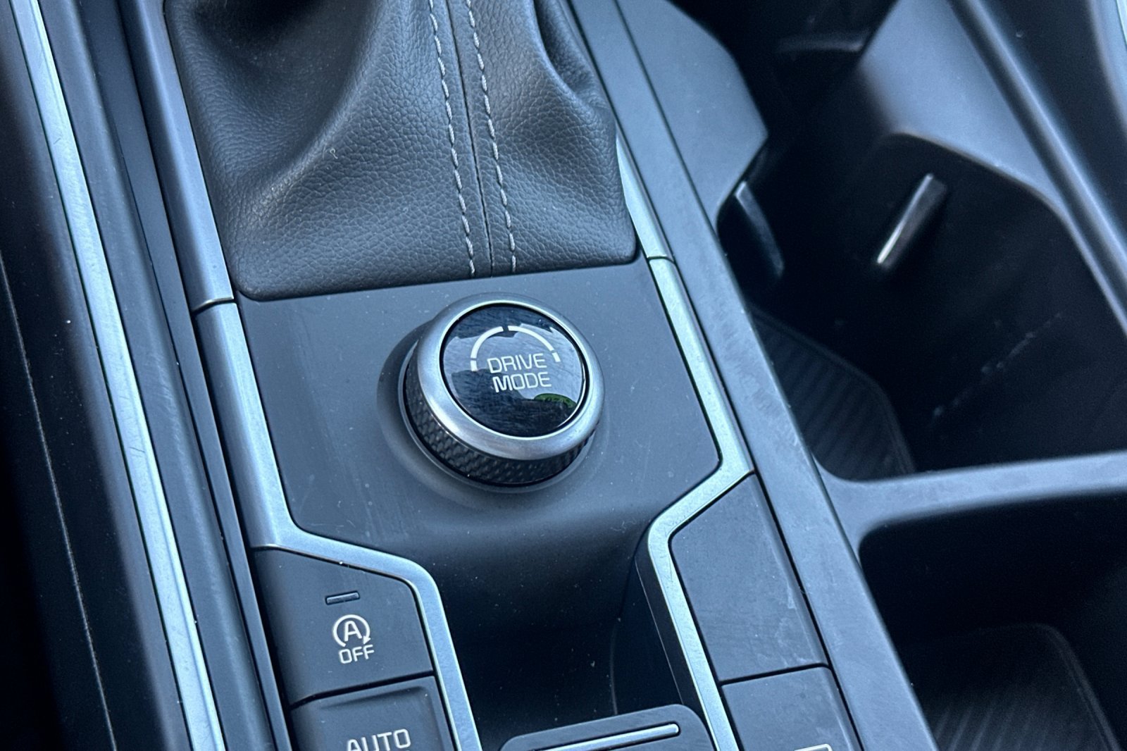 Certified 2026 Kia Sorento LX FWD image 32