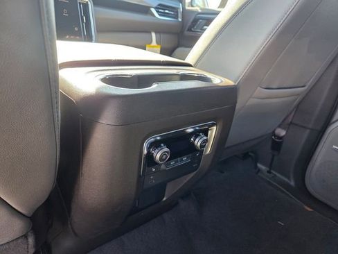 New 2026 GMC Yukon Elevation image 9