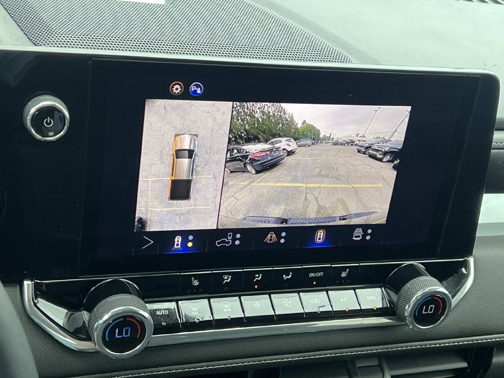 Used 2024 Chevrolet Colorado LT w/ LT Convenience Package III AWD/4WD image 17
