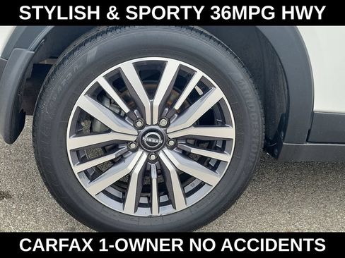 Used 2024 Nissan Kicks SV FWD image 5