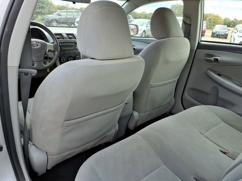 Used 2010 Toyota Corolla LE image 11