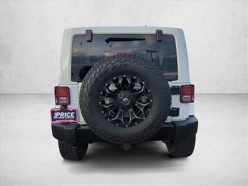 Used 2018 Jeep Wrangler Unlimited Sahara image 7