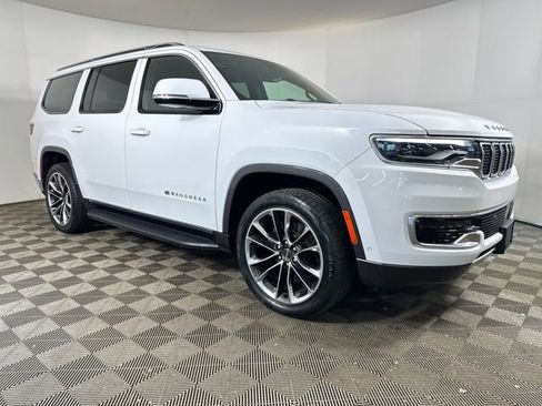 Used 2022 Jeep Wagoneer Series II w/ Premium Group I image 2