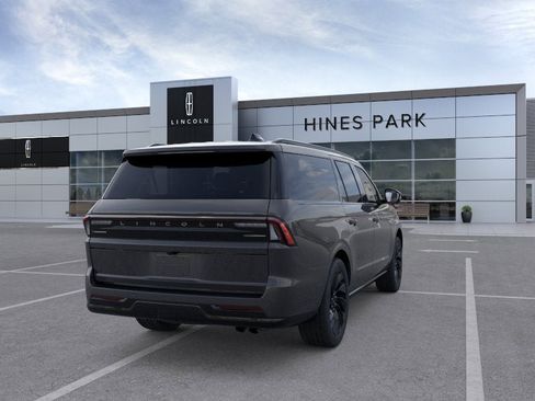 New 2026 Lincoln Navigator L Reserve AWD/4WD image 8
