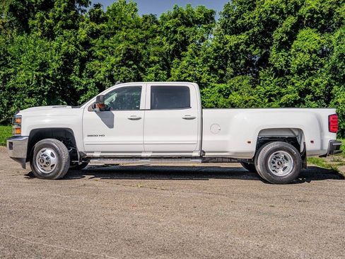 Used 2019 Chevrolet Silverado 3500 LT w/ LT Convenience Package AWD/4WD image 5