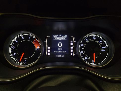 Used 2019 Jeep Cherokee Latitude Plus w/ Cold Weather Group image 23