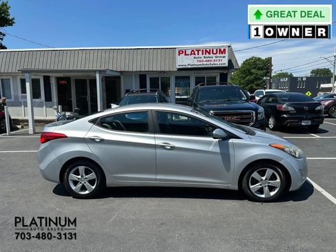 Used 2013 Hyundai Elantra GLS w/ Preferred Pkg FWD image 2