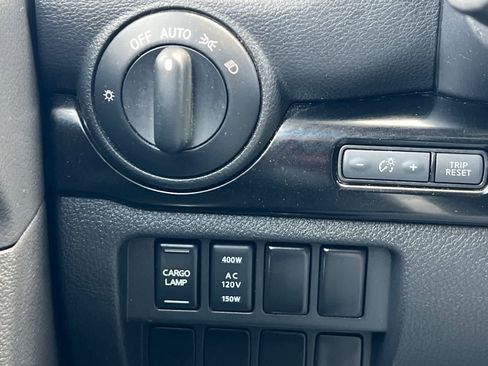 Used 2021 Nissan Titan SV w/ SV Convenience Package AWD/4WD image 33