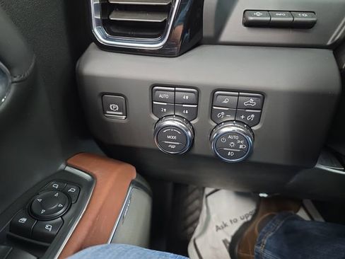 Used 2023 GMC Sierra 1500 Denali Ultimate image 21