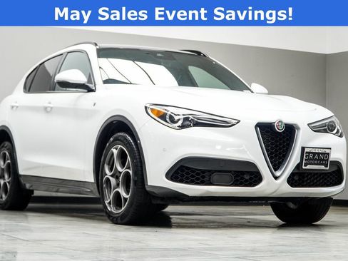 Used 2023 Alfa Romeo Stelvio Ti AWD/4WD image 4