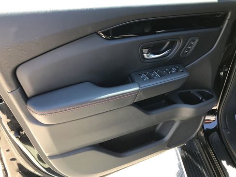 Used 2023 Honda Pilot TrailSport image 15