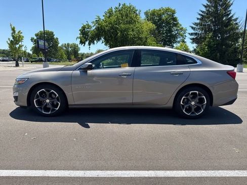 Used 2023 Chevrolet Malibu LT w/ Driver Confidence Package FWD image 2