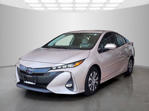 Used 2022 Toyota Prius Prime Limited FWD image 9