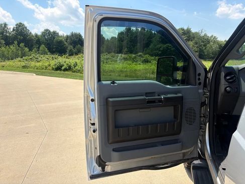 Used 2012 Ford F250 XL w/ PWR Equipment Group AWD/4WD image 13