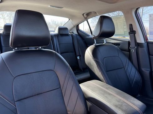 Used 2023 Nissan Altima 2.5 SR w/ SR Premium Package image 11