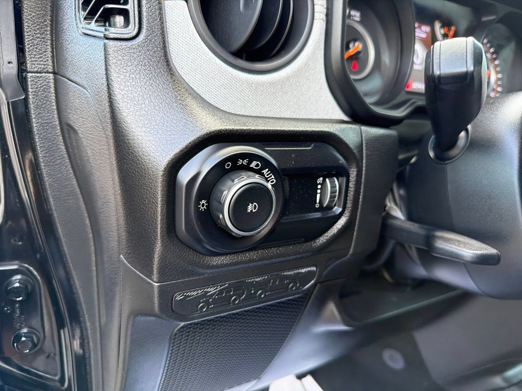 Used 2024 Jeep Wrangler Unlimited Sport AWD/4WD image 15