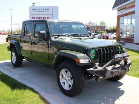 Used 2022 Jeep Gladiator Sport AWD/4WD image 3