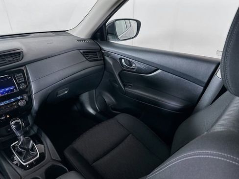 Used 2019 Nissan Rogue SV image 22