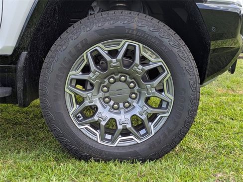 New 2025 GMC Hummer EV 3X image 11