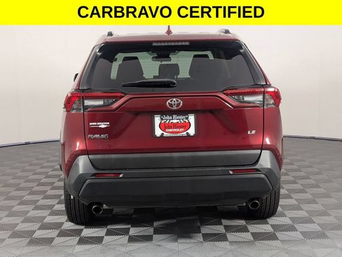 Used 2020 Toyota RAV4 LE FWD image 6