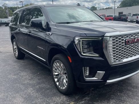 Used 2024 GMC Yukon XL Denali w/ Denali Reserve Package AWD/4WD image 5