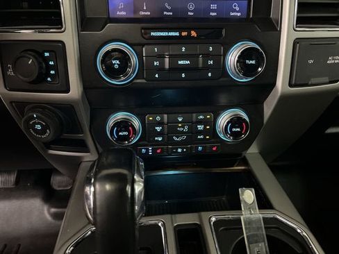 Used 2020 Ford F150 Lariat w/ Equipment Group 502A Luxury AWD/4WD image 18
