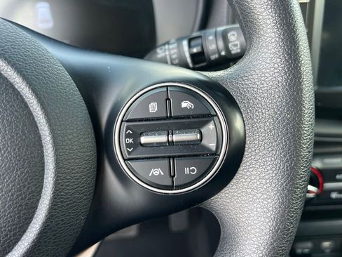 Used 2023 Kia Soul LX w/ Option Group 015 FWD image 32