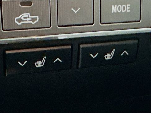 Used 2015 Toyota Tundra Limited image 22