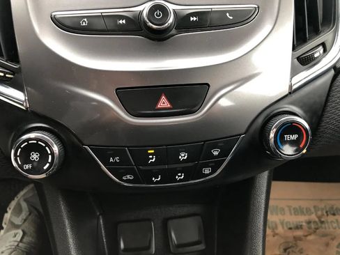 Used 2018 Chevrolet Cruze LT FWD image 23