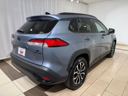 Used 2025 Toyota Corolla Cross AWD Hybrid w/ Moonroof Package image 5