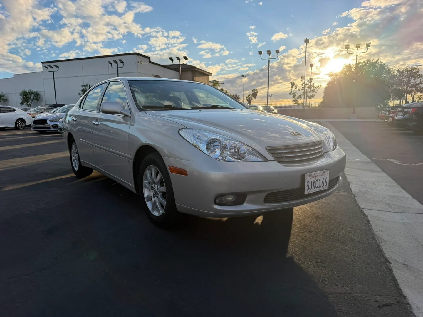 Used 2003 Lexus ES 330 w/ Premium Pkg FWD image 3