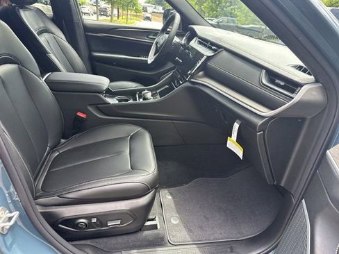 New 2026 Jeep Grand Cherokee Limited AWD/4WD image 13