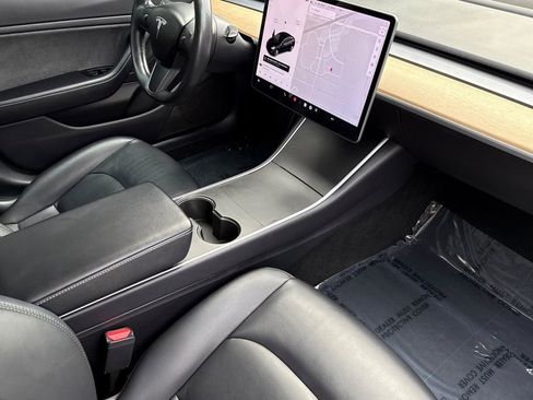 Used 2018 Tesla Model 3 Long Range image 15