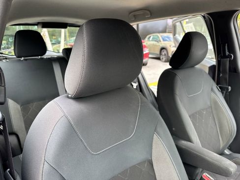 Used 2019 Nissan Kicks SV image 45