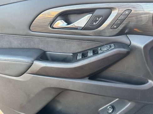 Used 2023 Chevrolet Traverse High Country FWD image 20
