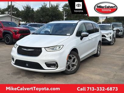 Used 2023 Chrysler Pacifica Limited