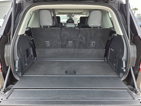 Used 2025 Ford Expedition Active AWD/4WD image 28