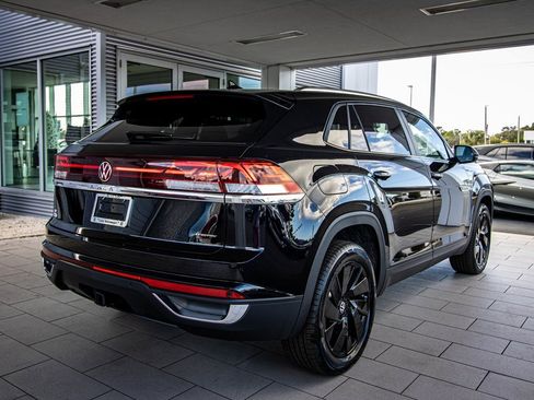 New 2026 Volkswagen Atlas Cross Sport SE image 19