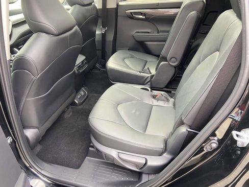 Used 2026 Toyota Highlander Platinum image 20