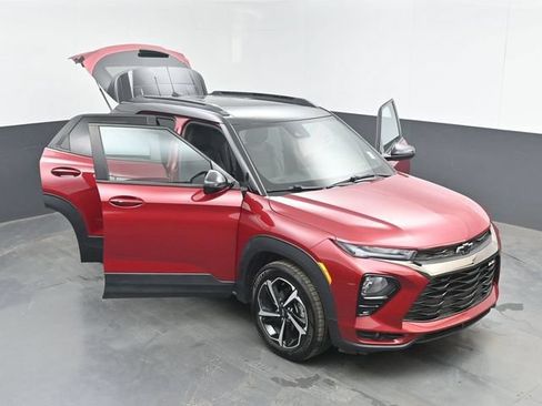 Used 2021 Chevrolet TrailBlazer RS w/ Technology Package FWD image 48