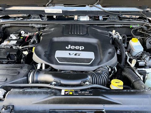 Used 2018 Jeep Wrangler Unlimited Rubicon AWD/4WD image 38