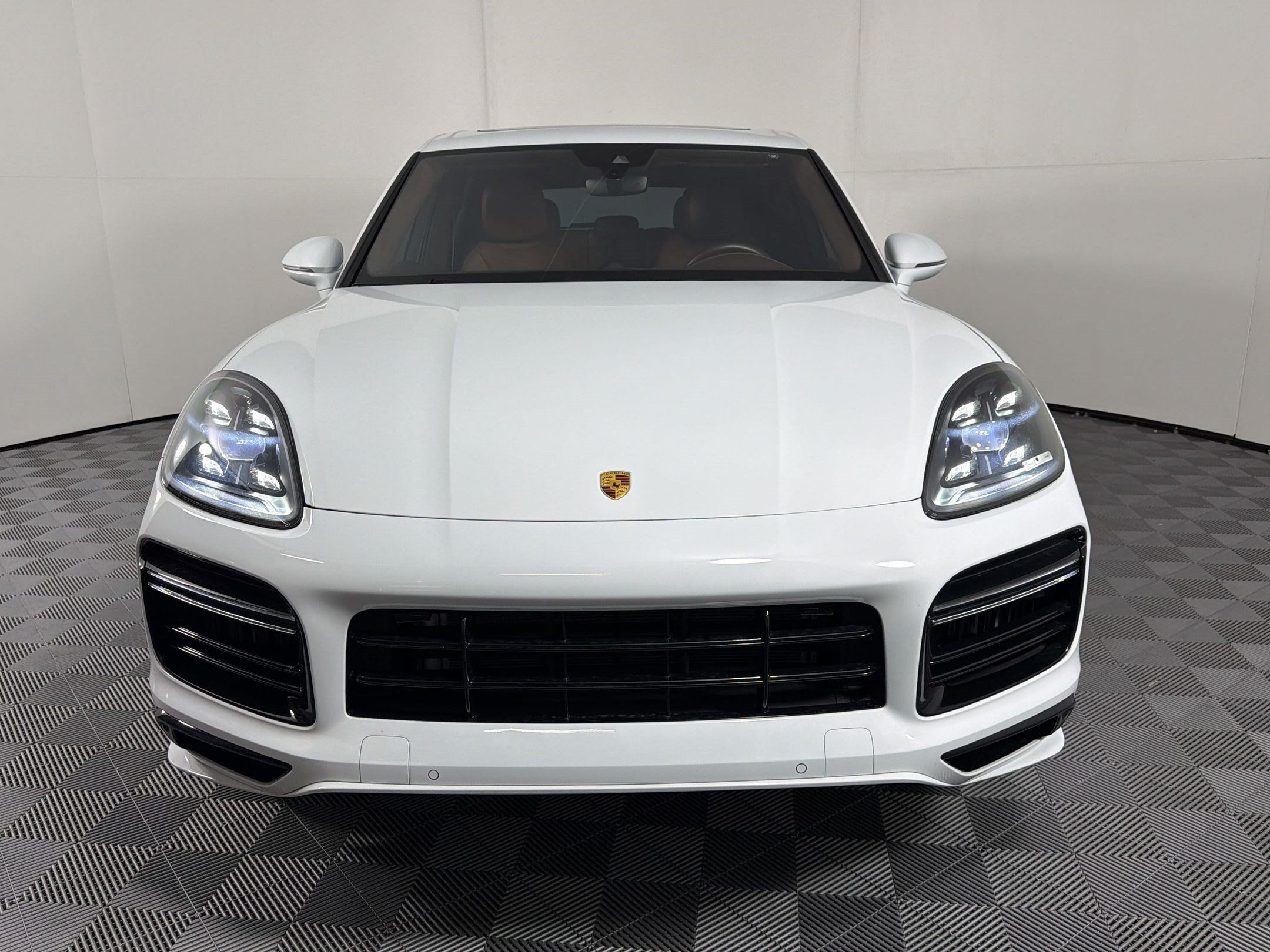 Certified 2022 Porsche Cayenne Turbo S AWD/4WD image 6