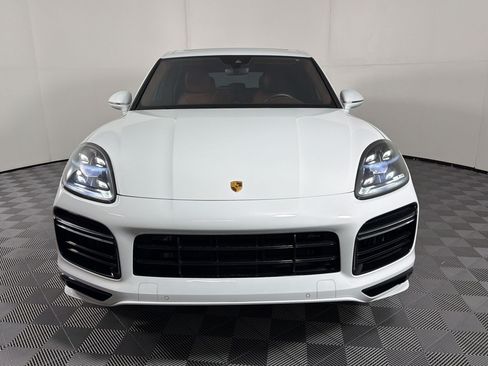Certified 2022 Porsche Cayenne Turbo S AWD/4WD image 6
