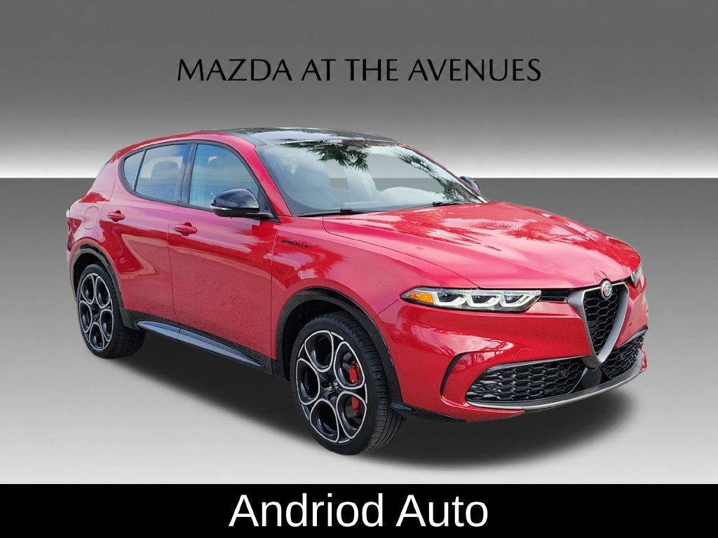 Used 2024 Alfa Romeo Tonale Speciale AWD/4WD image 3
