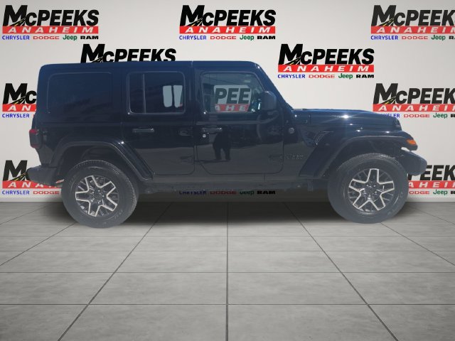 Used 2026 Jeep Wrangler Unlimited Sahara AWD/4WD image 6